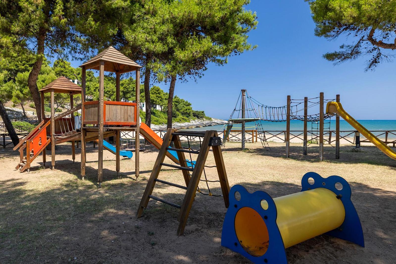 Crovatico Club Vacanze Весте Екстериор снимка