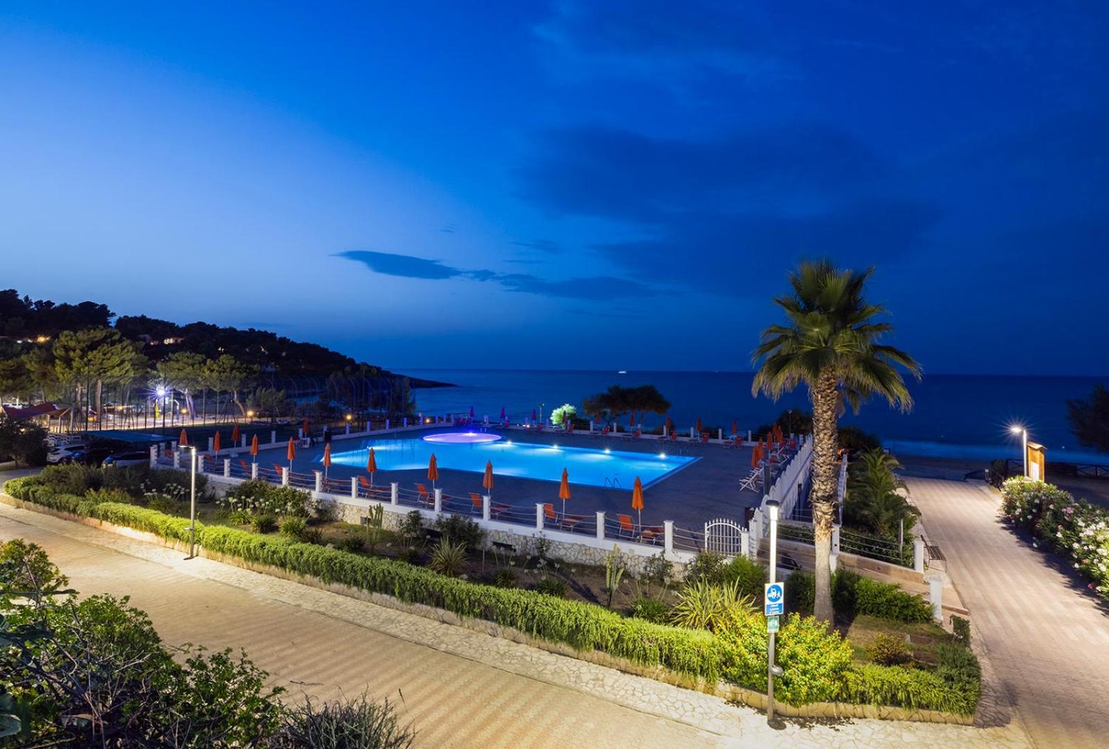 Crovatico Club Vacanze Весте Екстериор снимка